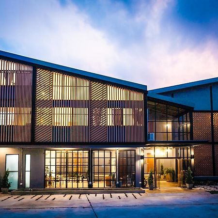 Hug Inn Phrae Exterior foto